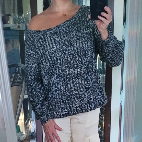 Knitted Sweater ❤️ - Picture 1 of 7